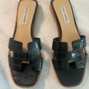 Steve Madden Black Slide Sandals with Crocodile Texture